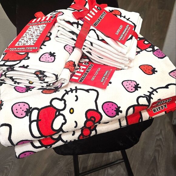Hello Kitty Logo Strawberries Oversized Bath Towel Set - Picture 6 of 9
